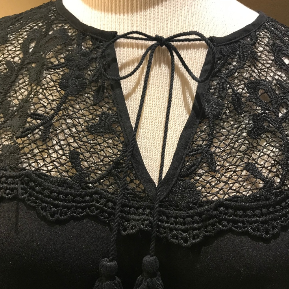 Adiva Womens Laced Sleeve Top NWT